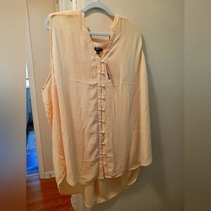 Torrid button blouse; size 5xl; light yellow